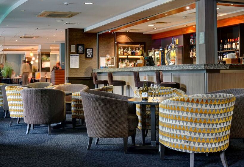 فندق Cresta Court