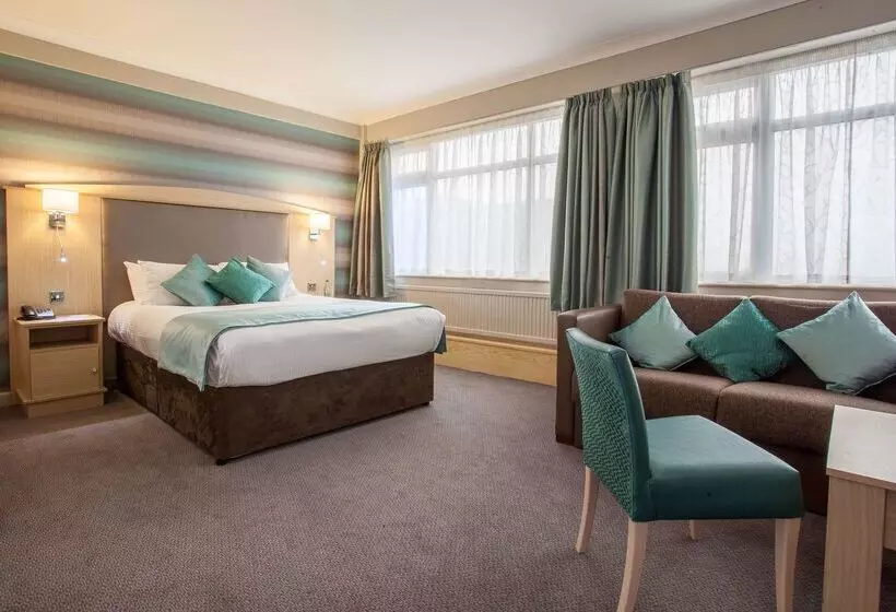 Отель Cresta Court