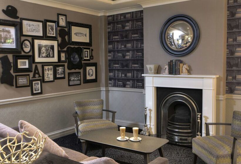 فندق Cresta Court