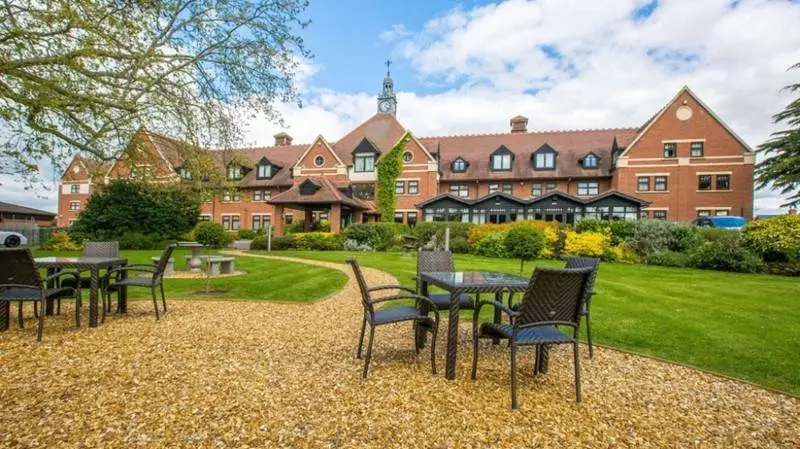 Отель The Billesley Manor