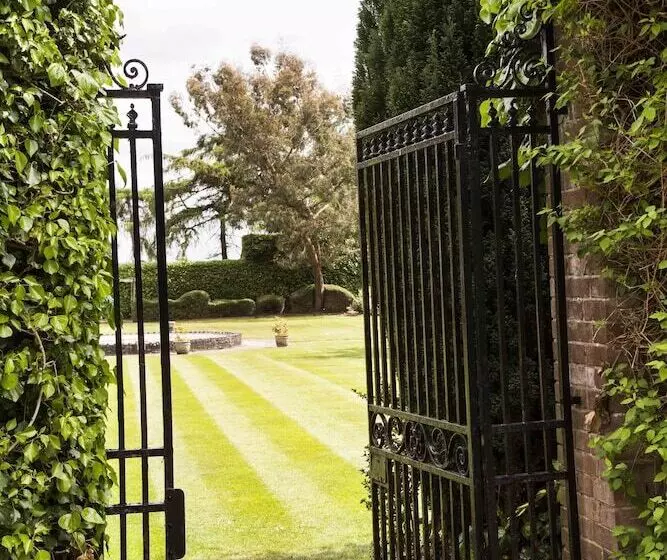 Hotel Hogarths Stone Manor