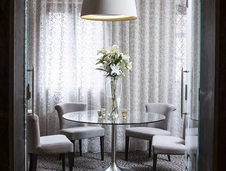 Hotel Hogarths Stone Manor