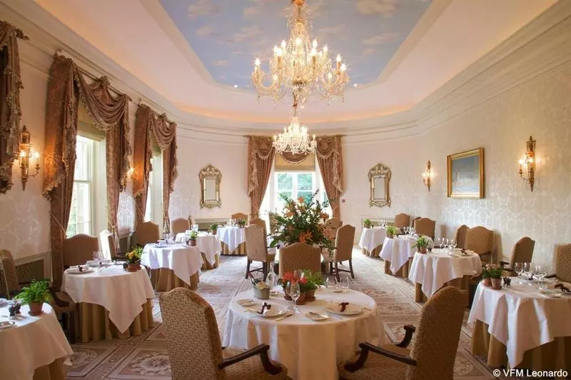 Отель Lucknam Park