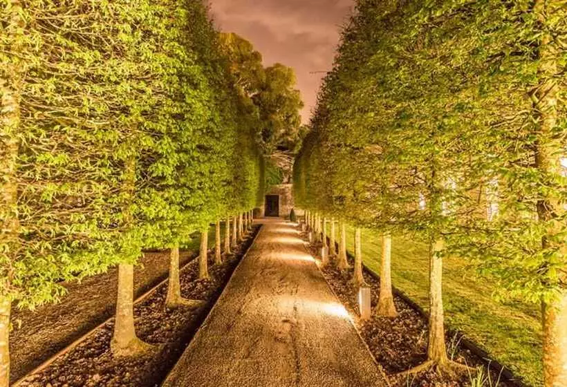 Отель Lucknam Park