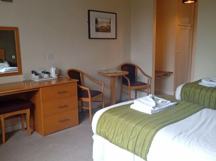 Отель Stamford Gate