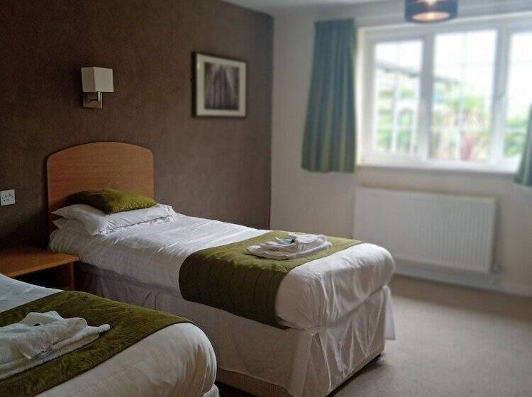 Отель Stamford Gate