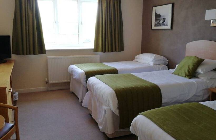 Отель Stamford Gate