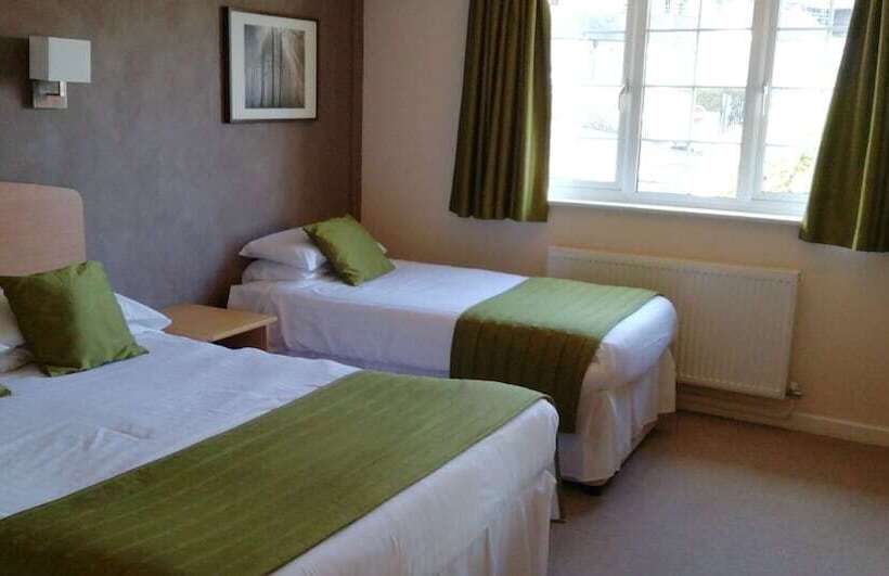 Отель Stamford Gate