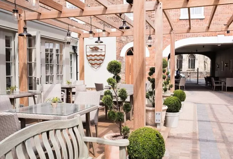 בית מלון כפרי The Beverley Arms