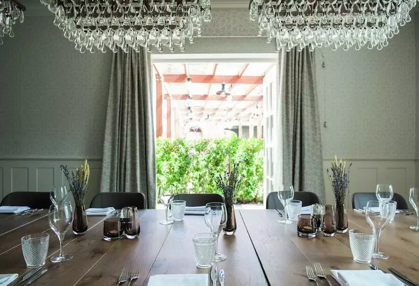 בית מלון כפרי The Beverley Arms