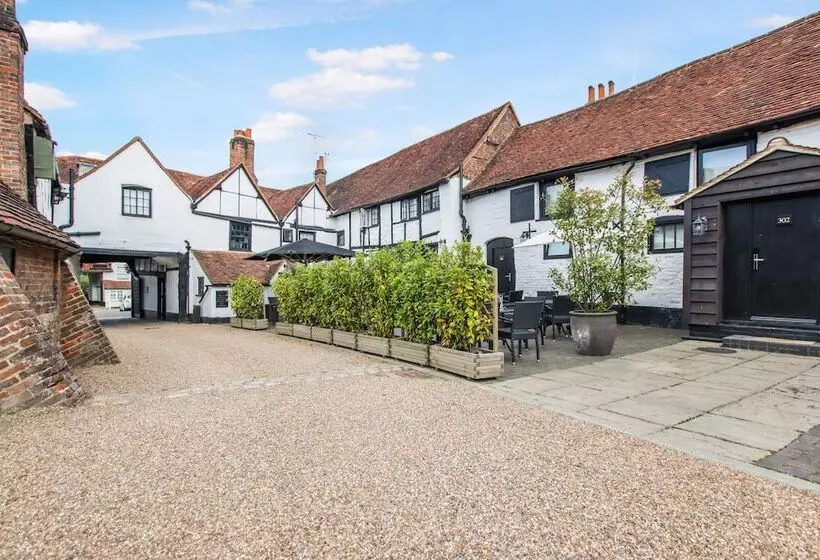 Отель The Crown