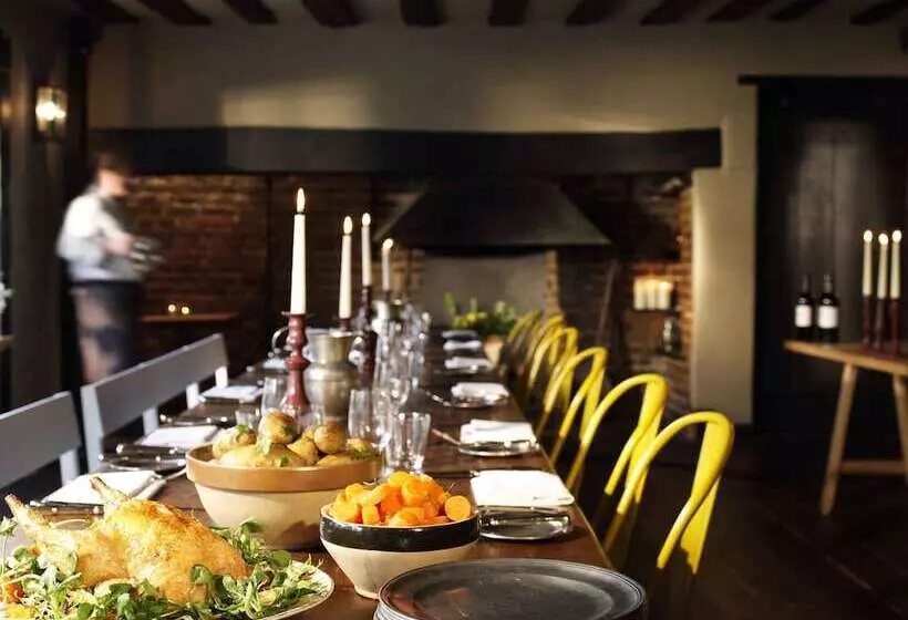 Отель The Crown