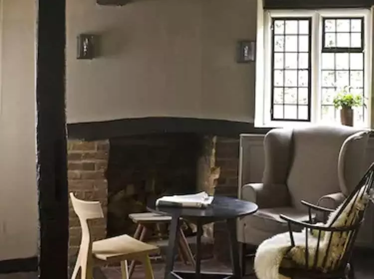 Отель The Crown