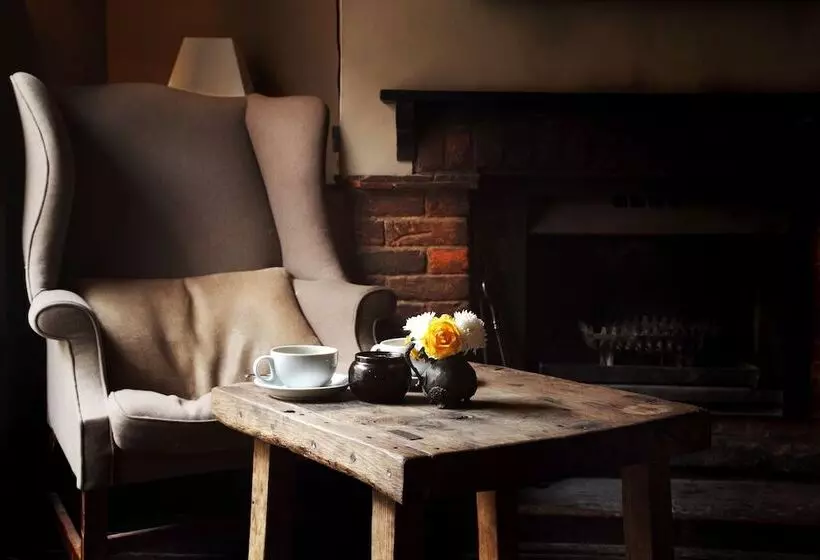 Отель The Crown