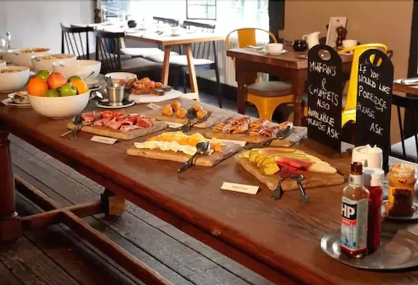 Отель The Crown