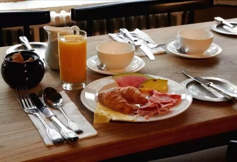 Отель The Crown