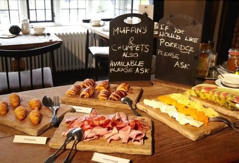 Отель The Crown