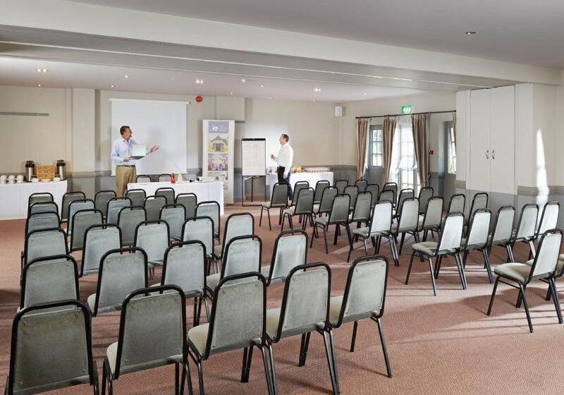 فندق The White Swan