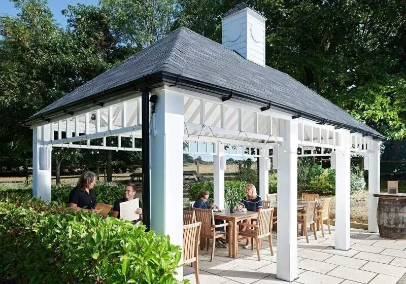 호텔 The White Swan