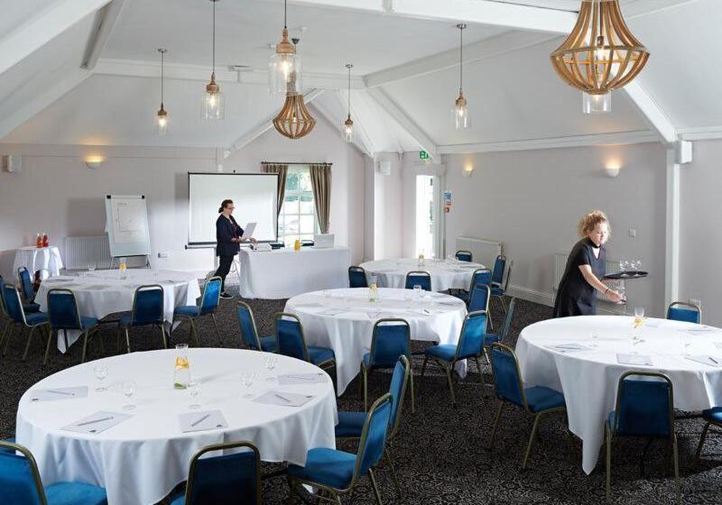 فندق The White Swan