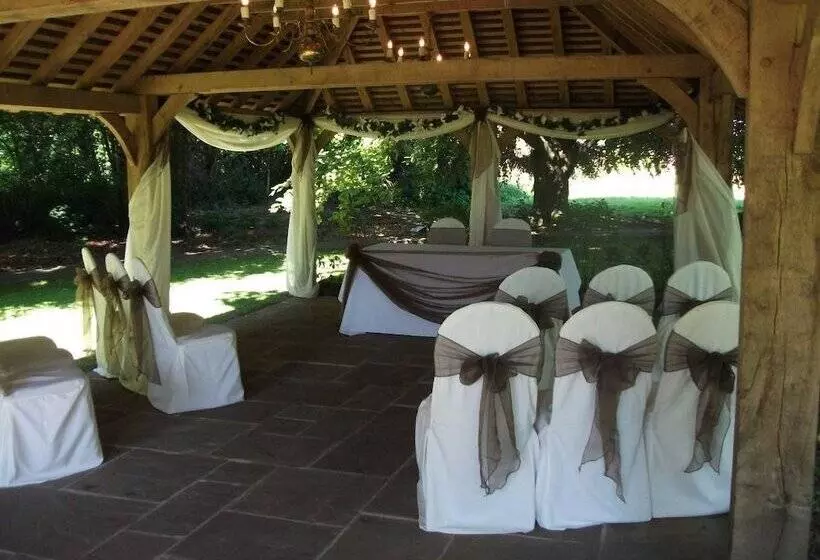 Ye Olde Bell Hotel & Spa