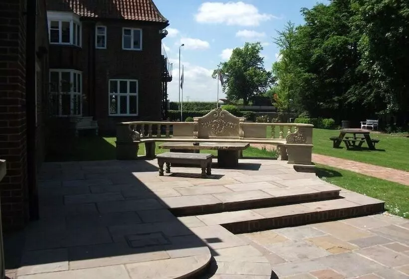 Ye Olde Bell Hotel & Spa