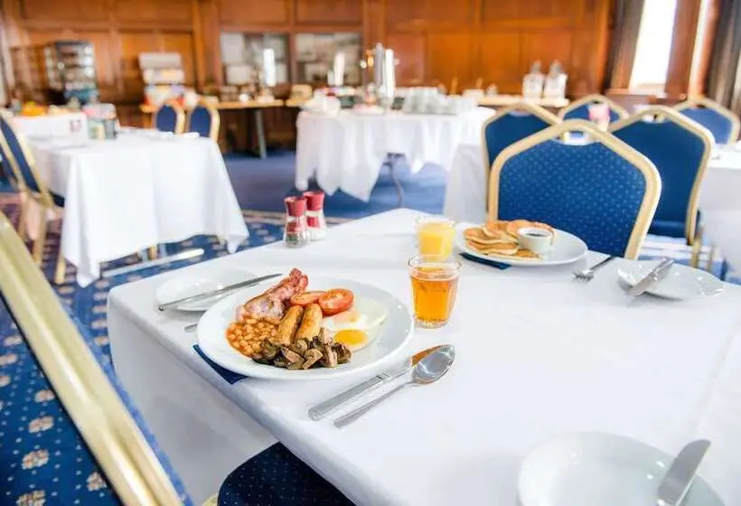 Royal Hotel Cardiff by Belvilla