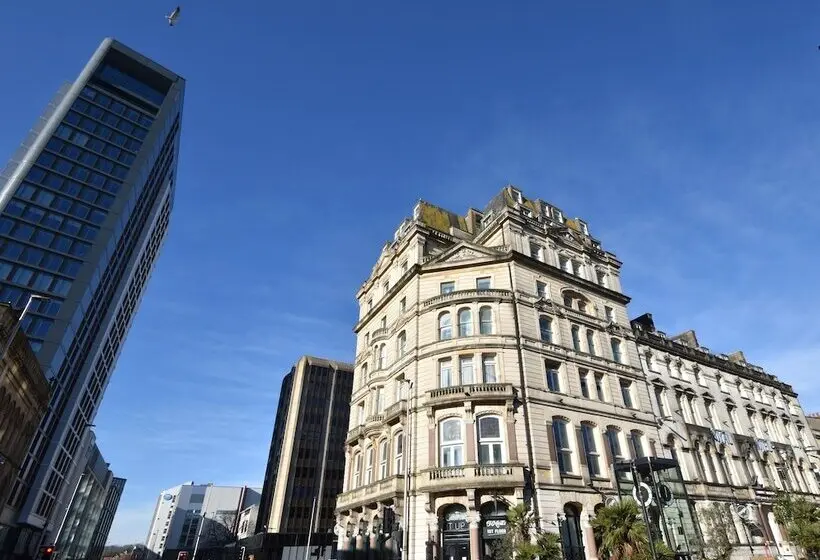 Royal Hotel Cardiff by Belvilla