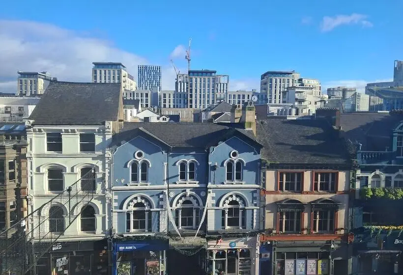 Royal Hotel Cardiff by Belvilla