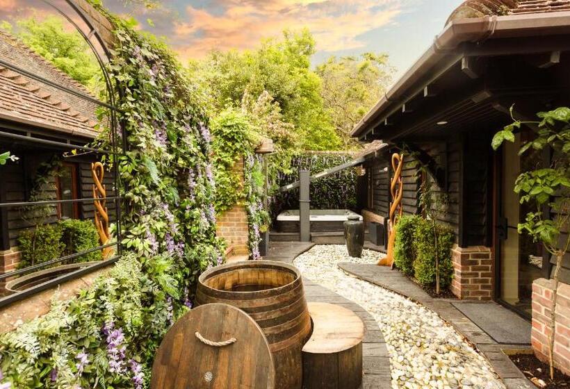 مبيت وإفطار Quob Park Old House Hotel & Spa