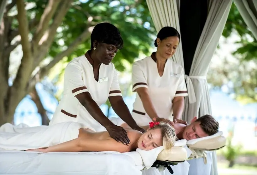 Coyaba Beach Resort