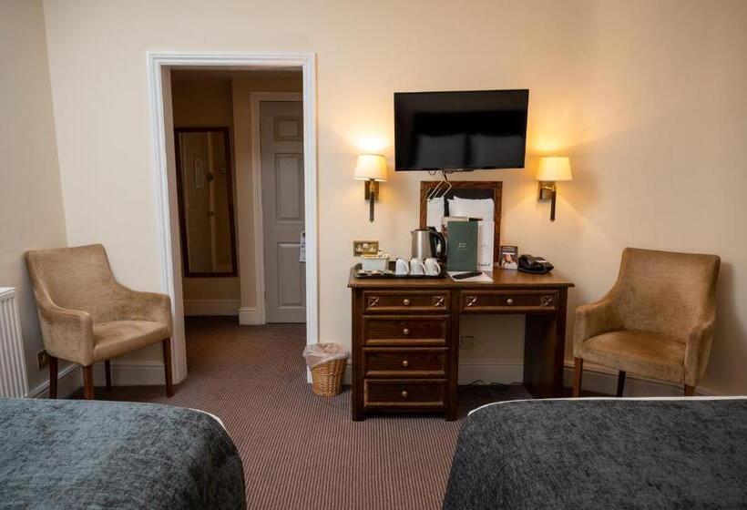 בית מלון כפרי Castle And Ball By Greene King Inns