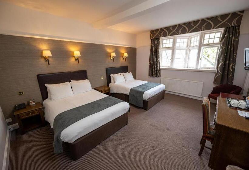 בית מלון כפרי Castle And Ball By Greene King Inns
