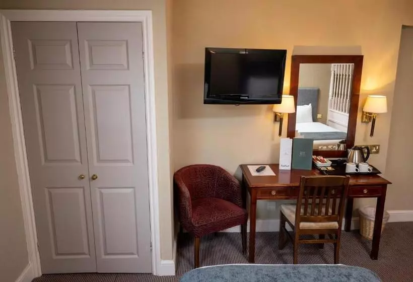 호텔 Castle And Ball By Greene King Inns