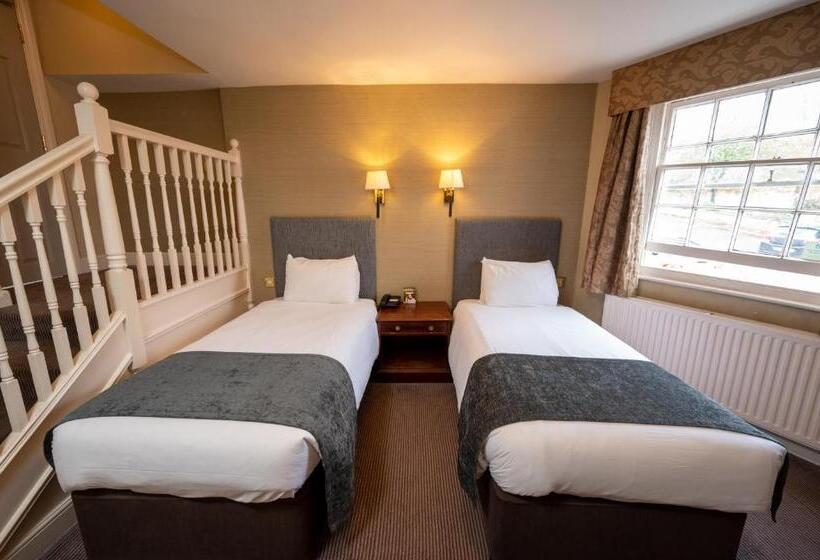 בית מלון כפרי Castle And Ball By Greene King Inns