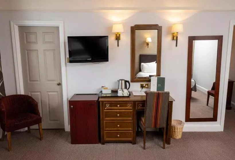 호텔 Castle And Ball By Greene King Inns