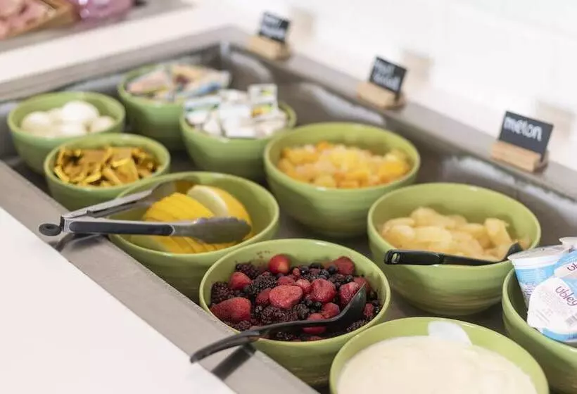 בית מלון כפרי Holiday Inn Norwich, Ipswich Road, An Ihg