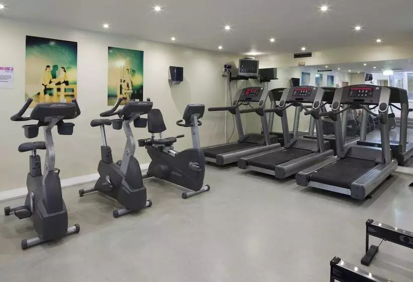 בית מלון כפרי Holiday Inn Norwich, Ipswich Road, An Ihg