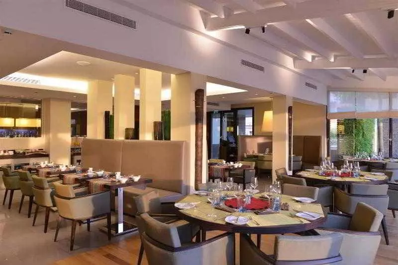 هتل Hôtel Le Cristal