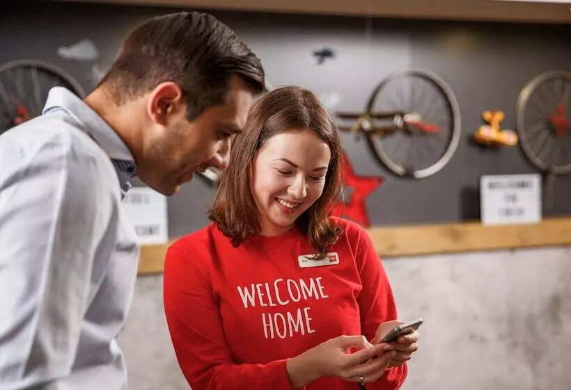 هتل Ibis London Luton Airport