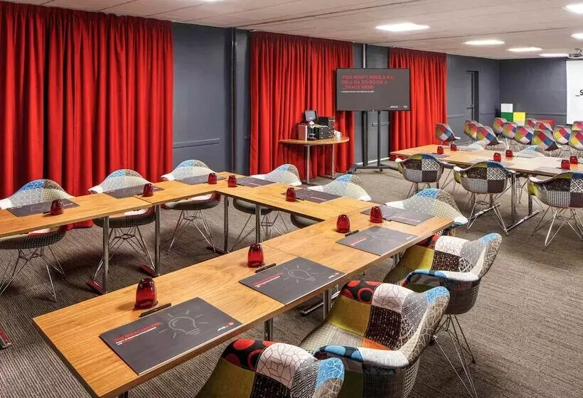 هتل Ibis London Luton Airport