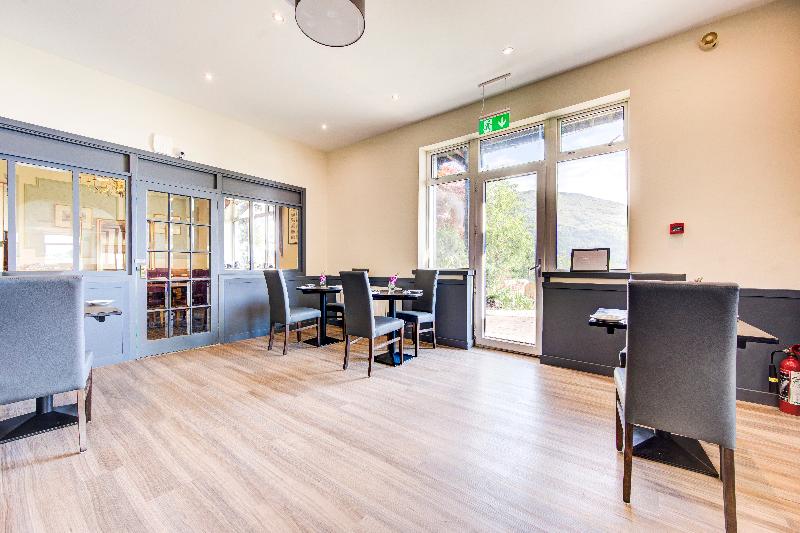 Onich Hotel & Lochside Beach Pods