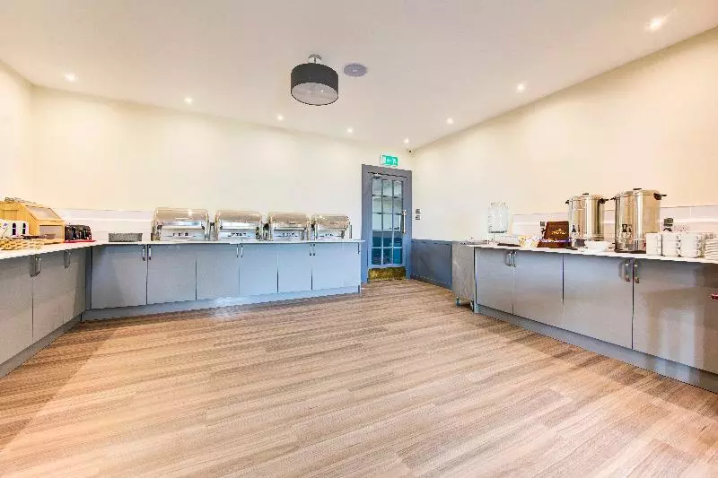 Onich Hotel & Lochside Beach Pods