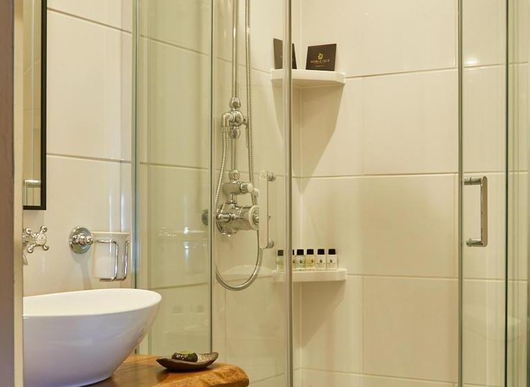 בית מלון כפרי The Angel Inn, Stoke By Nayland