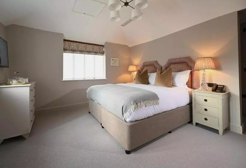 Отель The Angel Inn, Stoke By Nayland