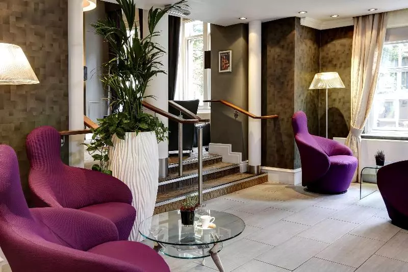 ホテル The Dean Court