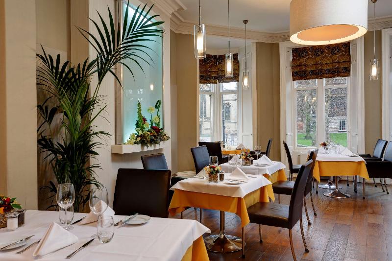 فندق The Dean Court