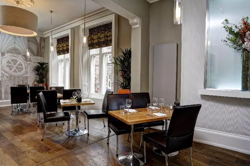 ホテル The Dean Court