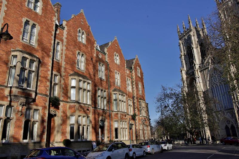 فندق The Dean Court