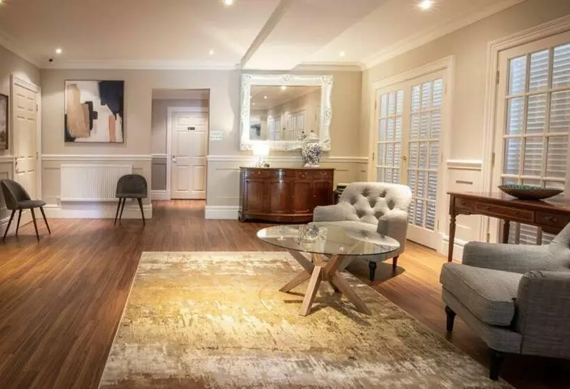 ホテル The Dower House